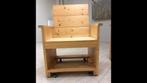 2 stevige houten stoelen op wielen., Huis en Inrichting, Kasten | Boekenkasten, Ophalen of Verzenden, Zo goed als nieuw