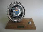 Marine Luchtvaartdienst VOMLD bureaustuk met wing embleem, Ophalen of Verzenden, Marine, Nederland, Embleem of Badge