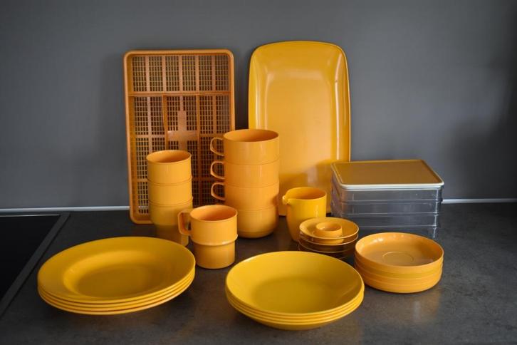Mepal vintage retro geel buiten servies 4 personen, Caravans en Kamperen, Kampeeraccessoires, Gebruikt, Ophalen of Verzenden