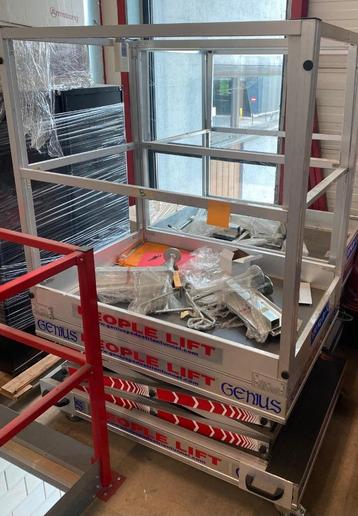2x schaarlift, draagcap. 130kg bij reikhoogte 4meter.  beschikbaar voor biedingen