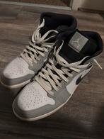 Nike Air Jordan 1 Mid - Maat 47, Kleding | Heren, Schoenen, Ophalen of Verzenden, Gedragen, Wit, Sneakers of Gympen