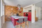 Complete keuken met eiland en inbouwapparatuur, Huis en Inrichting, Keuken | Complete keukens, Ophalen, Gebruikt, Rood, Met kookeiland