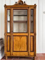 Antiek vitrine kastje, Ophalen