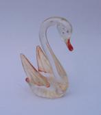 BEELDJE uit de jaren 60 plastic ZWAAN., Verzamelen, Beelden en Beeldjes, Ophalen of Verzenden, Zo goed als nieuw, Dier
