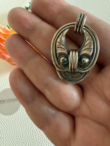 M078/MICHAEL CARLSON Bijzondere Design Hanger beschikbaar voor biedingen