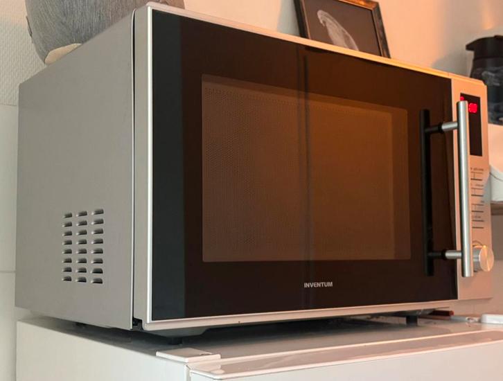 Microwave oven 100€, Witgoed en Apparatuur, Magnetrons, Zo goed als nieuw, Oven, Ophalen of Verzenden