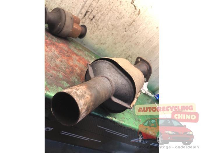 Katalysator van een Volvo V40, Auto-onderdelen, Uitlaatsystemen, Volvo, Gebruikt, 3 maanden garantie, Ophalen