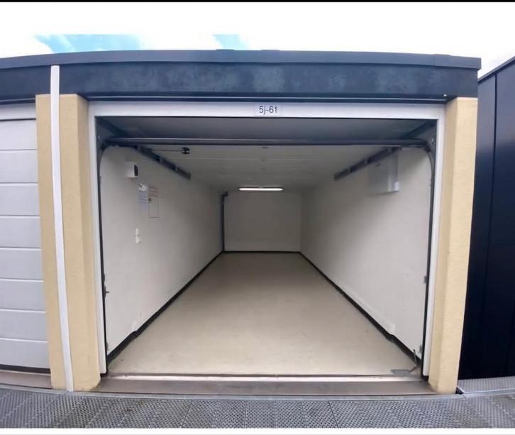 2 Garagebox te koop naast elkaar - Spoorlaan 5 Den Haag, Huizen en Kamers, Garages en Parkeerplaatsen, Den Haag