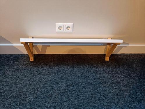 IKEA EKBY Tony Hoogglans witte plank met EKBY Valter, Huis en Inrichting, Woonaccessoires | Wandplanken en Boekenplanken, Ophalen