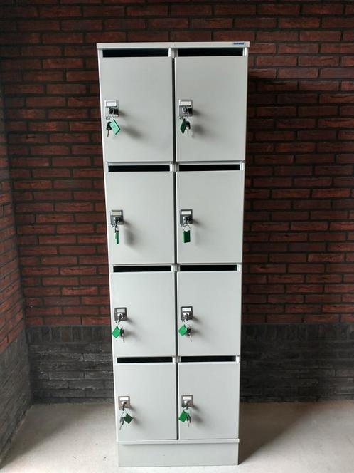 Nette Oostwoud lockerkast / kluisjes kast. 8 vakken/deurtjes, Huis en Inrichting, Kasten | Lockerkasten, Gebruikt, Ophalen