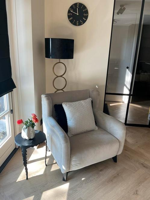 URBAN SOFA FAUTEUIL IN VELVET STOF IN NIEUWSTAAT, Huis en Inrichting, Banken | Sofa's en Chaises Longues, Zo goed als nieuw, Eenpersoons