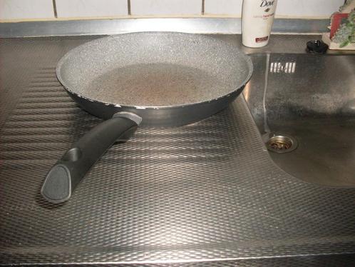 Ernesto grote zware koekenpan, Huis en Inrichting, Keuken | Potten en Pannen, Gebruikt, Koekenpan of Braadpan, Gietijzer, Ophalen
