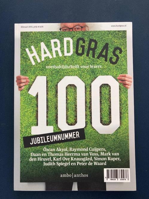 Voetbaltijdschrift Hard Gras nummer 100 (jubileumnummer), Boeken, Sportboeken, Nieuw, Balsport, Ophalen of Verzenden