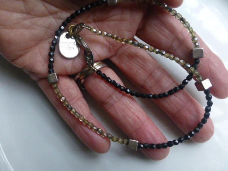 DYRBERG KERN Collier Kristal verzilverde elementen 40 cm, Sieraden, Tassen en Uiterlijk, Kettingen, Zo goed als nieuw, Zwart, Met kristal