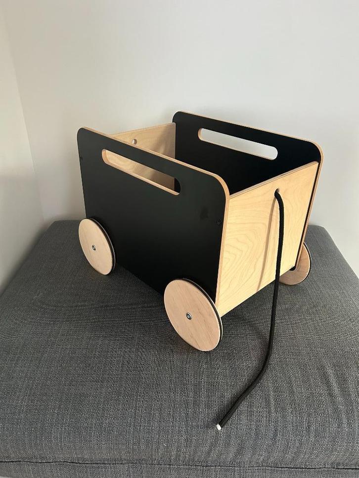 Speelgoedwagen van hout - opbergmeubel - als nieuw, Kinderen en Baby's, Speelgoed | Speelgoedvoertuigen, Zo goed als nieuw, Ophalen