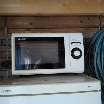 Kleine magnetron Sharp beschikbaar voor biedingen