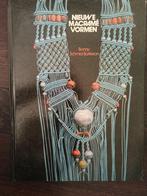 Nieuwe macrame vormen Bonny Schmid- Burleson, Boeken, Ophalen of Verzenden, Zo goed als nieuw, Overige onderwerpen, Bonny Schmid- Burleson
