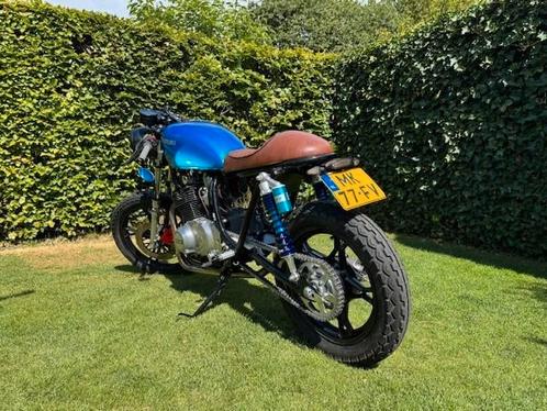 Suzuki caferacer, Motoren, Motoren | Suzuki, Particulier, Overig, 12 t/m 35 kW, 2 cilinders, Minimaal motorrijbewijs A2, LED Verlichting