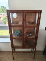 HK Living Bamboe Vitrinekast - Zo Goed Als Nieuw!, Ophalen, Minder dan 50 cm, Met deur(en), 100 tot 150 cm