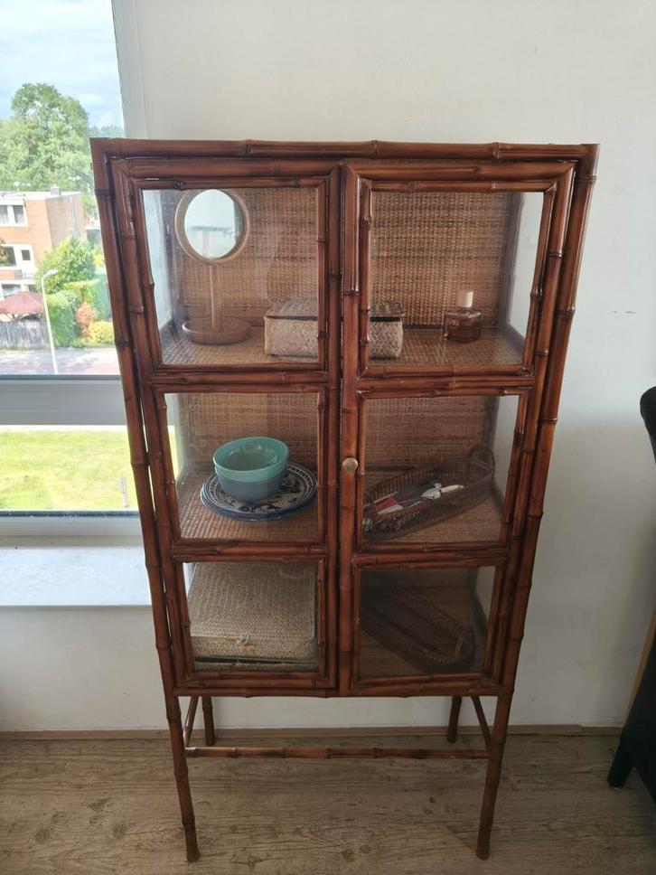 HK Living Bamboe Vitrinekast - Zo Goed Als Nieuw!, Huis en Inrichting, Kasten | Vitrinekasten, Zo goed als nieuw, 100 tot 150 cm