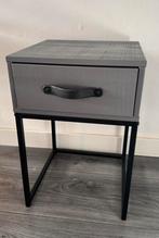 Nachtkastje WOOOD Morris Leem, Huis en Inrichting, Slaapkamer | Nachtkastjes, Minder dan 45 cm, Ophalen of Verzenden, Zo goed als nieuw