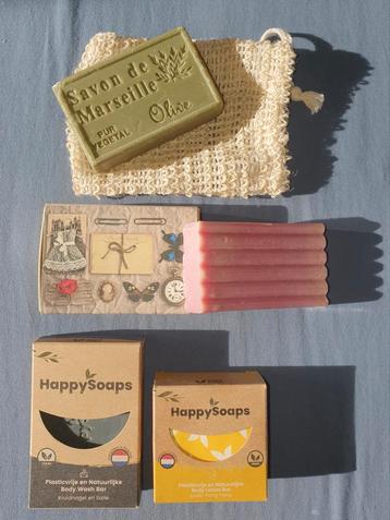 Heerlijke zeepset met 2 HappySoaps en 2 Franse geurzepen beschikbaar voor biedingen