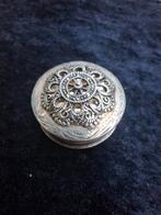 Schitterend pillendoosje zilver, Antiek en Kunst, Ophalen, Zilver