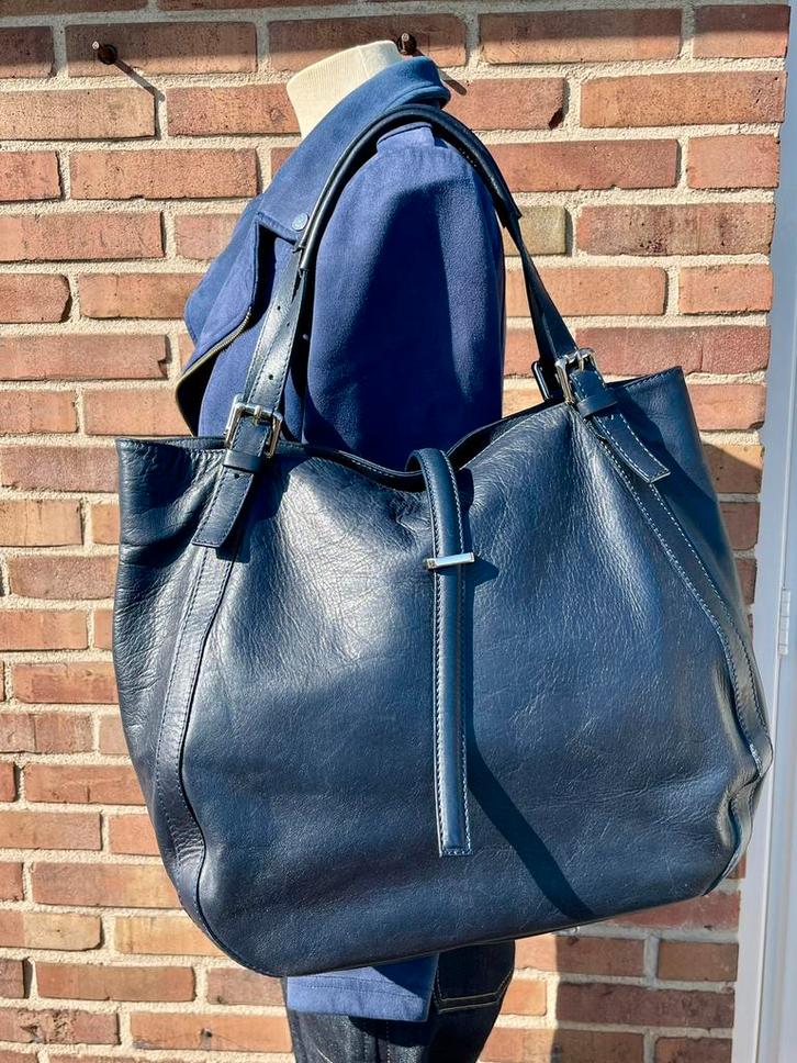 Carla Ferreri leren tas, Sieraden, Tassen en Uiterlijk, Tassen | Damestassen, Zo goed als nieuw, Shopper, Blauw, Ophalen of Verzenden