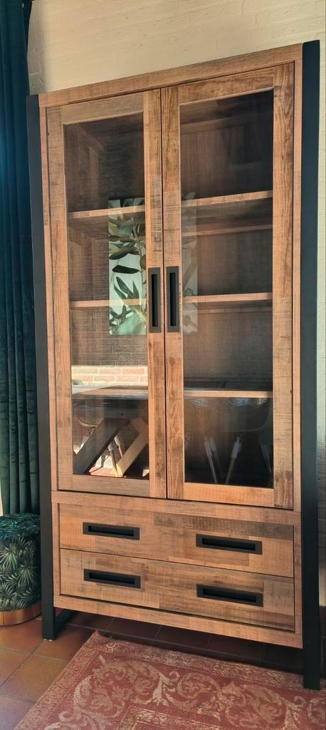 Showmodel vitrinekast Valburg UITVERKOOP van €999,-, Huis en Inrichting, Kasten | Vitrinekasten, Nieuw, 200 cm of meer, 25 tot 50 cm
