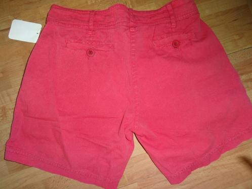 kort broekje mt 146/152, Kinderen en Baby's, Kinderkleding | Maat 152, Zo goed als nieuw, Meisje, Broek, Ophalen of Verzenden