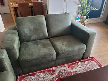 2 zits bank kleur olive, paar maanden oud beschikbaar voor biedingen