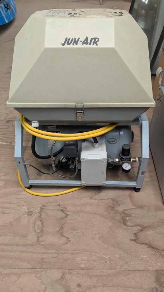 Junair Stille Compressor 40 Ltr 380V, Doe-het-zelf en Verbouw, Compressors, 100 liter of meer, Ophalen