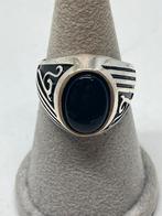 Zilveren ring met onyx ( zilver 925 ), Nieuw, 20 of groter, Met edelsteen, Heer