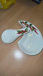 2 schaaltjes met rode pepers van Bassano, Huis en Inrichting, Keuken | Servies, Ophalen of Verzenden, Overige stijlen, Schaal of Schalen