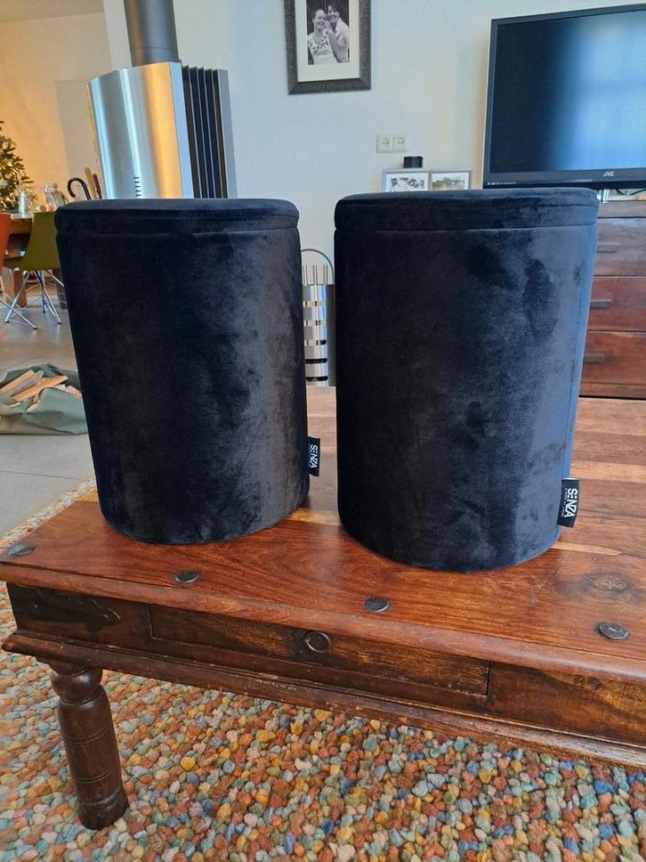 2x zwart fluwelen poefjes,krukjes, Senza, Huis en Inrichting, Banken | Voetenbanken en Poefen, Nieuw, Minder dan 50 cm, Minder dan 50 cm