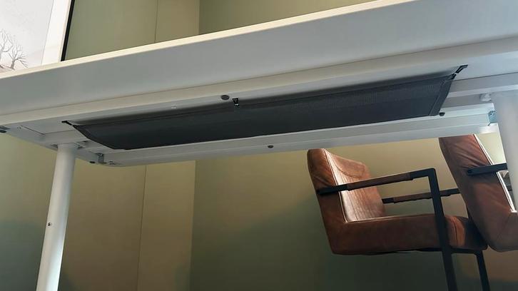 IKEA Bekant bureau 160x80 - Zo goed als nieuw!, Huis en Inrichting, Bureaus, Zo goed als nieuw, Bureau, In hoogte verstelbaar