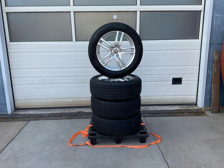 Volvo - CX 40.  M + S.  Winterset.  235 - 55 - 18., Auto-onderdelen, Banden en Velgen, Banden en Velgen, Winterbanden, 18 inch