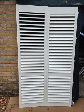 Houten Shutters met montage frame 4 zijdig beschikbaar voor biedingen