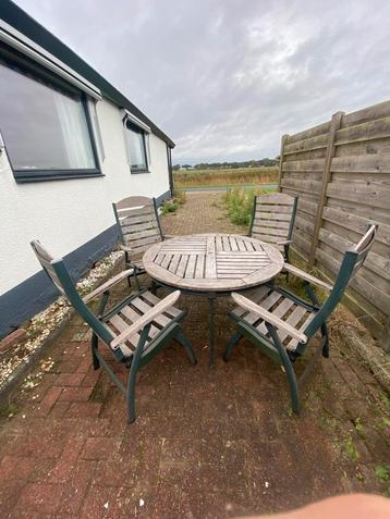 Houten Tuinset - 4 Stoelen & Ronde Tafel ( merk preston) beschikbaar voor biedingen
