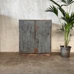 Oude werkplaats kast, industriële kast, dressoir, vintage