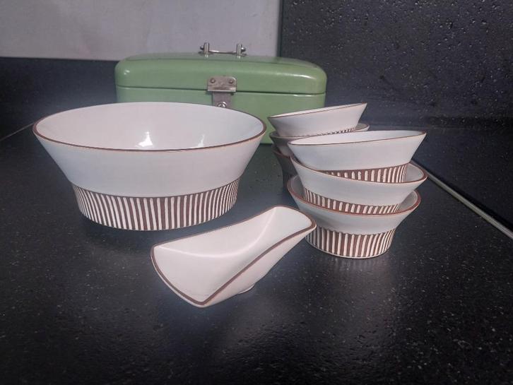 vintage pinda / nootjes set van fris Edam made in Holland, Huis en Inrichting, Keuken | Servies, Zo goed als nieuw, Schaal of Schalen