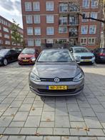Volkswagen Golf 1.0 TSI 110pk 5D 2017 Grijs, Auto's, Voorwielaandrijving, Stof, Zwart, 610 kg