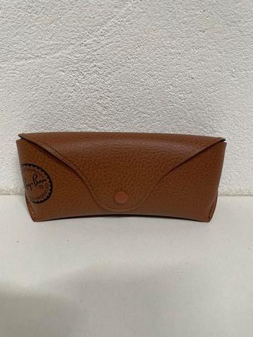 Ray-Ban brillenkoker bruin beschikbaar voor biedingen