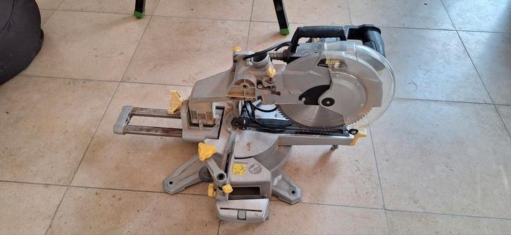 Radiaal Afkortzaag - 10cm Zaagsnede, Instelbare Graden, Sport en Fitness, Karting, Gebruikt, Overige typen, Ophalen of Verzenden