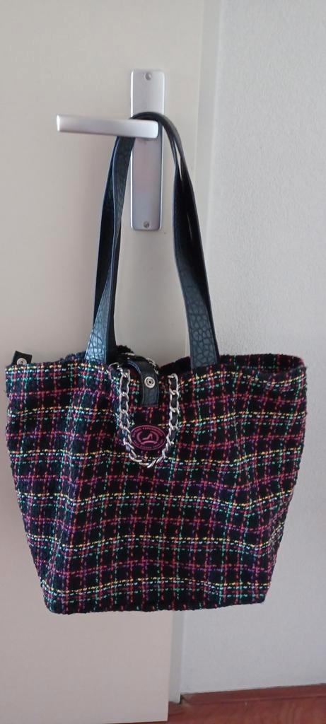 All time favourites tas Paris, Sieraden, Tassen en Uiterlijk, Tassen | Damestassen, Zo goed als nieuw, Shopper, Zwart, Ophalen of Verzenden