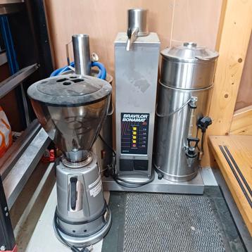 Groot koffiemachine koffiezetapparaat ( bravilor bonamat ) beschikbaar voor biedingen