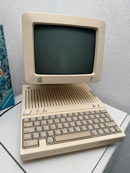 Vintage Mac apple computer met toetsenbord en monitor, Computers en Software, Vintage Computers, Ophalen of Verzenden