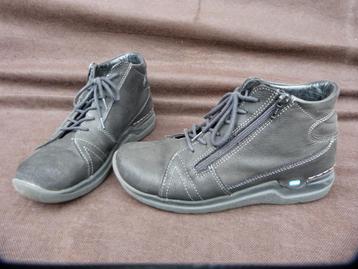 Nr. 6606 Leren Wolky halfhoge veterschoenen 40 zwart nubuck  beschikbaar voor biedingen