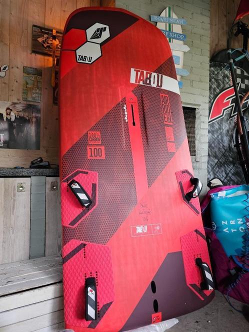 tabou air foil 100 courserace/lightwind foilboard, Watersport en Boten, Windsurfen, Zo goed als nieuw, Plank, 7 m² of meer, Ophalen