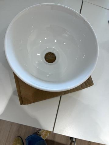 Keramiek spoelbak / Fontijn 28cm rond, 12 cm hoog, glans wit beschikbaar voor biedingen